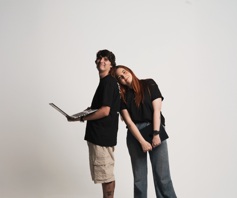 Creamos campañas publicitarias con el sello de tu marca, maximizando cada inversión y ampliando tu alcance.